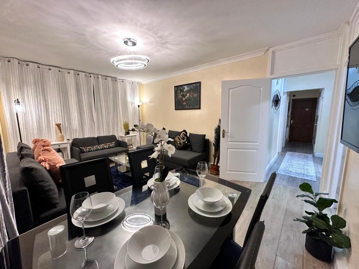 Posh 2-Bedroom, Living Room, Kitchen & 1.5 Bathroom 런던 외부 사진