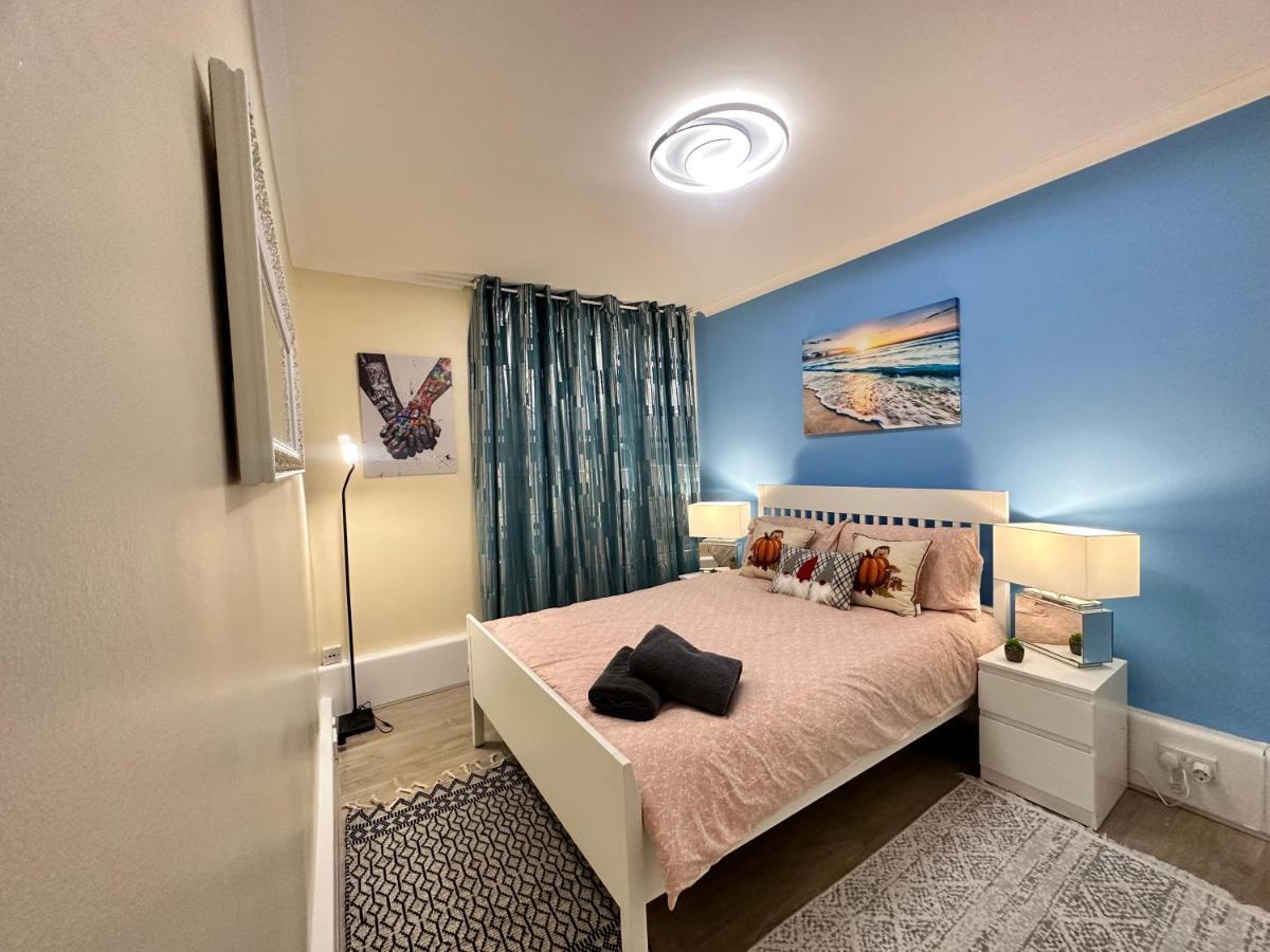 Posh 2-Bedroom, Living Room, Kitchen & 1.5 Bathroom 런던 외부 사진
