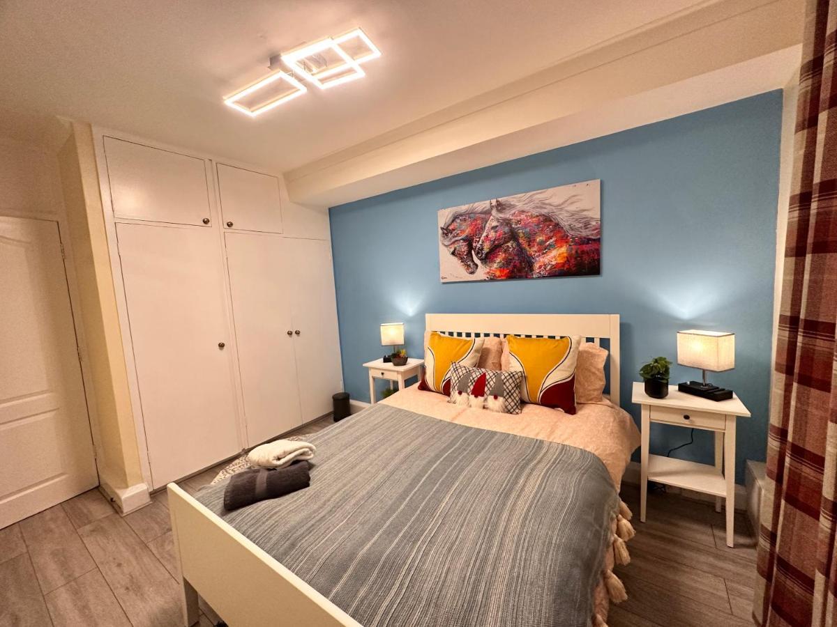 Posh 2-Bedroom, Living Room, Kitchen & 1.5 Bathroom 런던 외부 사진