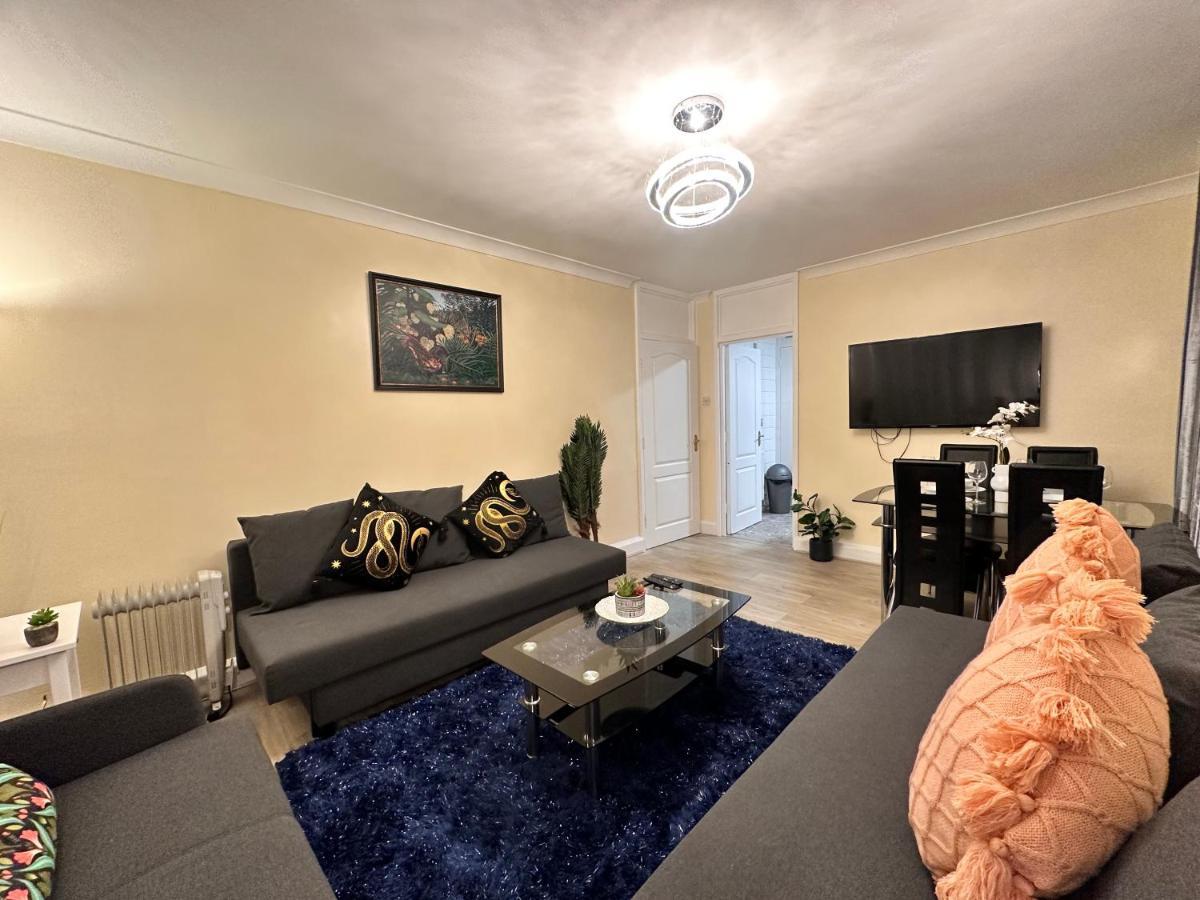 Posh 2-Bedroom, Living Room, Kitchen & 1.5 Bathroom 런던 외부 사진